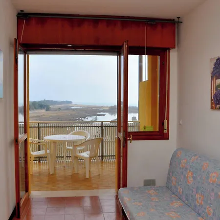 Sea View Flat Few Steps From The Appartamento